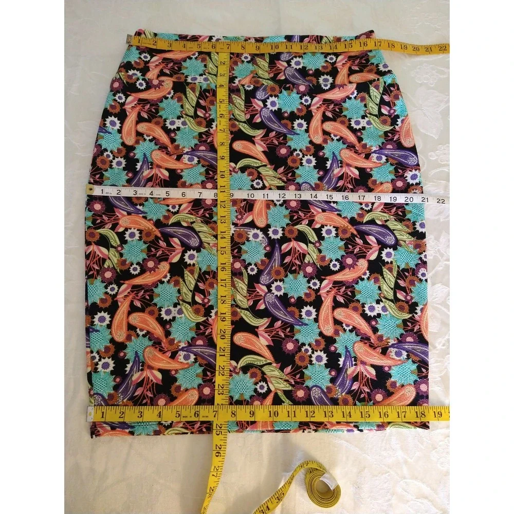 LuLaRoe Skirt Ladies‎ Size L Purple Easter Stretch Straight Knee Length (E#10)